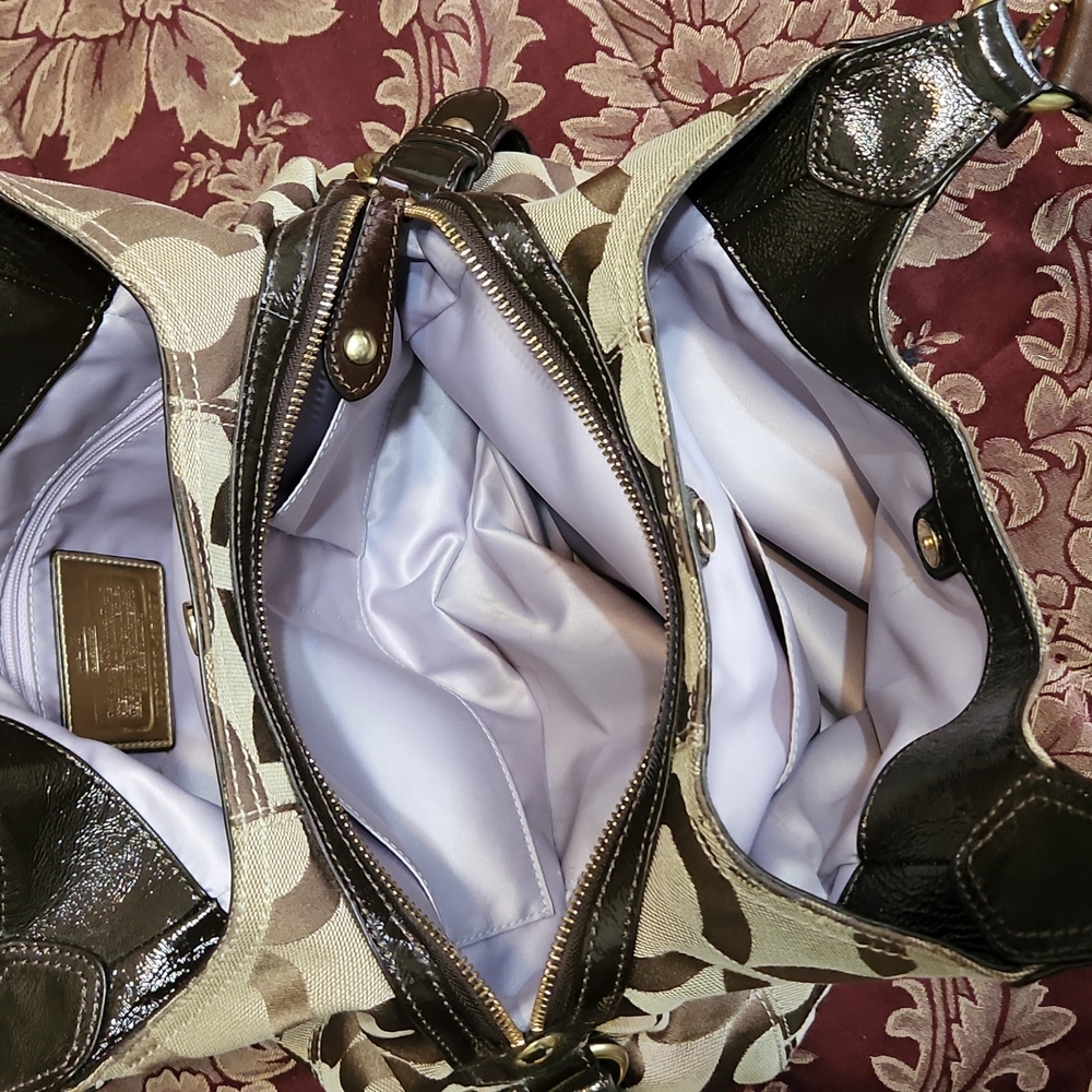 Coach Madison Maggy Shoulder Bag Witj Gold Hardware - Picture 6 of 13